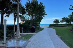 100 Bayview Dr, Sunny Isles Beach, FL 33160 - Photo 15