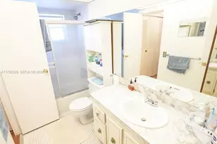 4700 NW 35th St, Lauderdale Lakes, FL 33319 - Photo 15