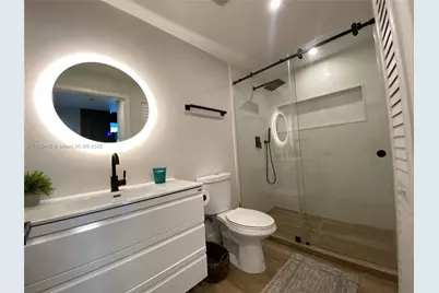 888 Biscayne Blvd #2405, Miami, FL 33132 - Photo 9