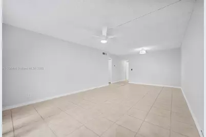 2861 Somerset Dr #104, Lauderdale Lakes, FL 33311 - Photo 5