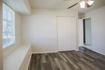 323 NE Midfield Ln, Port Saint Lucie, FL 34983 - Photo 13