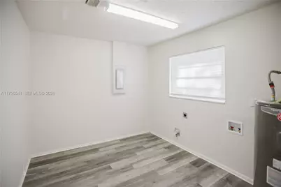 323 NE Midfield Ln, Port Saint Lucie, FL 34983 - Photo 11