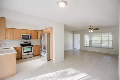 323 NE Midfield Ln, Port Saint Lucie, FL 34983 - Photo 9