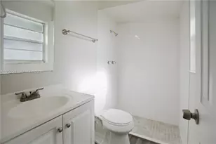 323 NE Midfield Ln, Port Saint Lucie, FL 34983 - Photo 23