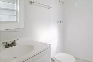 323 NE Midfield Ln, Port Saint Lucie, FL 34983 - Photo 37