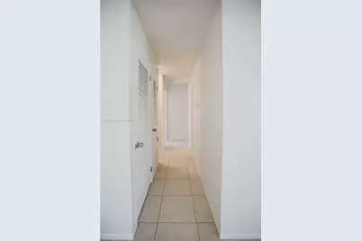 323 NE Midfield Ln, Port Saint Lucie, FL 34983 - Photo 17