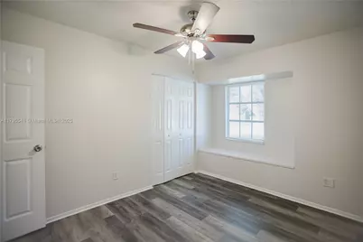 323 NE Midfield Ln, Port Saint Lucie, FL 34983 - Photo 11