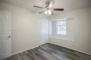 323 NE Midfield Ln, Port Saint Lucie, FL 34983 - Photo 11