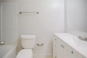 323 NE Midfield Ln, Port Saint Lucie, FL 34983 - Photo 15