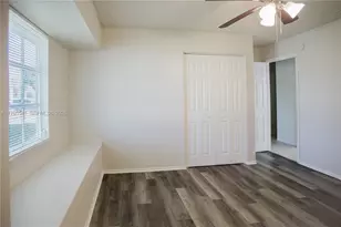 323 NE Midfield Ln, Port Saint Lucie, FL 34983 - Photo 13