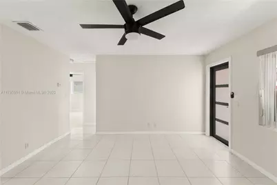 1305 NE 2nd Ave #1, Fort Lauderdale, FL 33304 - Photo 19