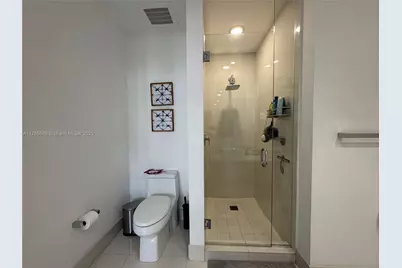 121 NE 34th St #L601, Miami, FL 33137 - Photo 11