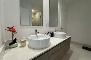 121 NE 34th St, Miami, FL 33137 - Photo 11