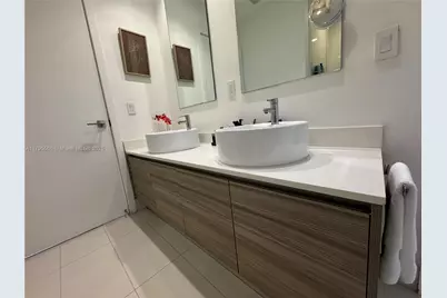 121 NE 34th St #L601, Miami, FL 33137 - Photo 9