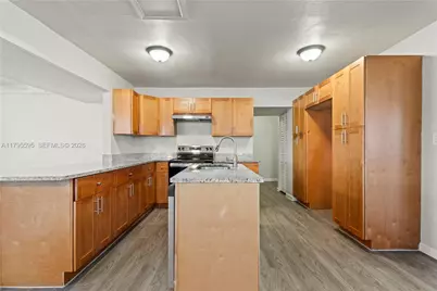 3121 NE 13th Ave, Pompano Beach, FL 33064 - Photo 9