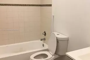 6950 Miami Gardens Dr, Hialeah, FL 33015 - Photo 9