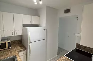 126 SW 17th Rd, Miami, FL 33129 - Photo 13