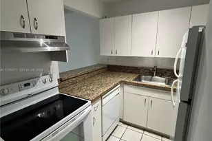 126 SW 17th Rd, Miami, FL 33129 - Photo 15