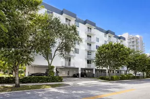 126 SW 17th Rd, Miami, FL 33129 - Photo 25