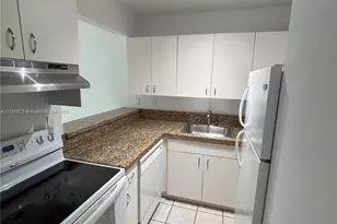 126 SW 17th Rd, Miami, FL 33129 - Photo 17