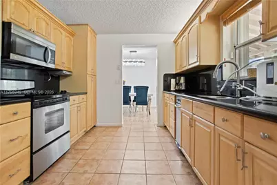 1051 SW 95th Ter, Pembroke Pines, FL 33025 - Photo 13