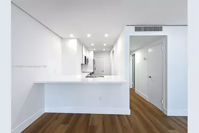 2899 Collins Ave #1218, Miami Beach, FL 33140 - Photo 13