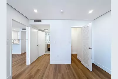 2899 Collins Ave #1218, Miami Beach, FL 33140 - Photo 25