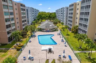 301 NE 14th Ave, Hallandale Beach, FL 33009 - Photo 25