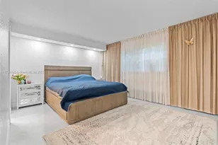 301 NE 14th Ave, Hallandale Beach, FL 33009 - Photo 15