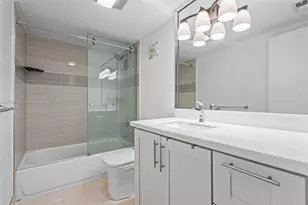 301 NE 14th Ave, Hallandale Beach, FL 33009 - Photo 21