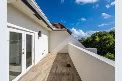 820 NE 7th St #G, Fort Lauderdale, FL 33304 - Photo 11