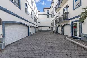 820 NE 7th St, Fort Lauderdale, FL 33304 - Photo 9