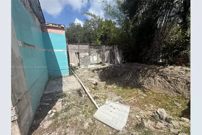 751 NE 70th St, Miami, FL 33138 - Photo 9