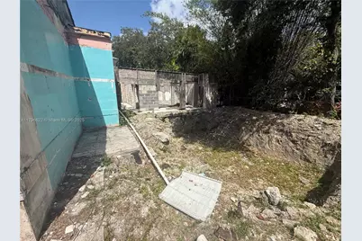 751 NE 70th St, Miami, FL 33138 - Photo 23