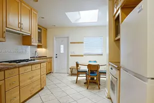 1423 Biarritz Dr, Miami Beach, FL 33141 - Photo 7