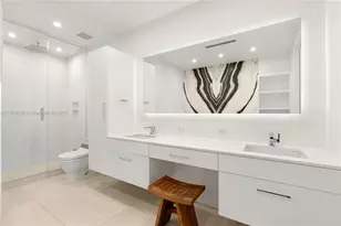 100 South Pointe Dr, Miami Beach, FL 33139 - Photo 17