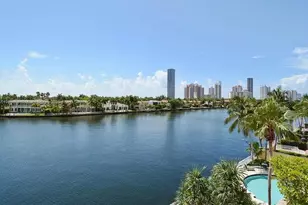 20165 NE 39th Pl, Aventura, FL 33180 - Photo 9