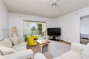 1005 Country Club Dr, Margate, FL 33063 - Photo 11