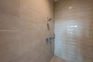 488 NE 18th St, Miami, FL 33132 - Photo 85