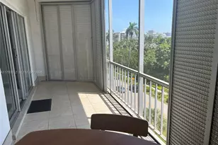 400 Diplomat Pkwy, Hallandale Beach, FL 33009 - Photo 5