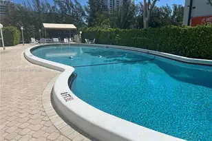 400 Diplomat Pkwy, Hallandale Beach, FL 33009 - Photo 29