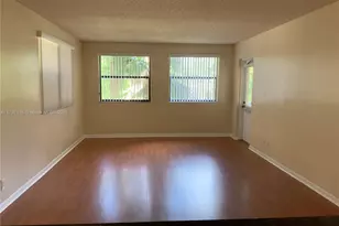 8180 Geneva Ct, Doral, FL 33166 - Photo 5