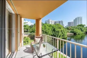 19999 E Country Club Dr, Aventura, FL 33180 - Photo 23