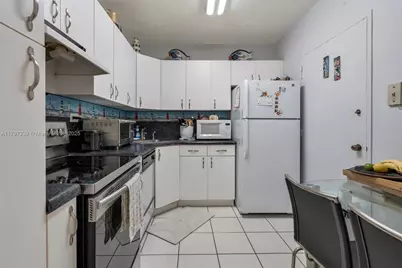 5601 Collins Ave #615, Miami Beach, FL 33140 - Photo 13