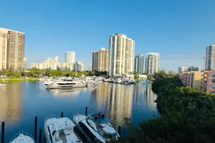 19877 E Country Club Dr, Aventura, FL 33180 - Photo 27