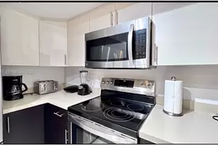 19701 E Country Club Dr, Aventura, FL 33180 - Photo 11