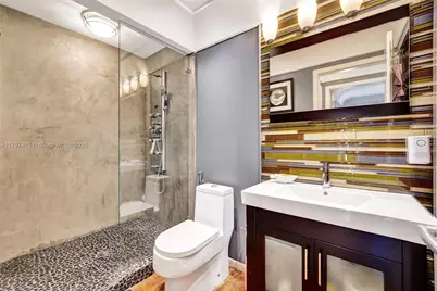 2213 NE 17th Ave, Wilton Manors, FL 33305 - Photo 25