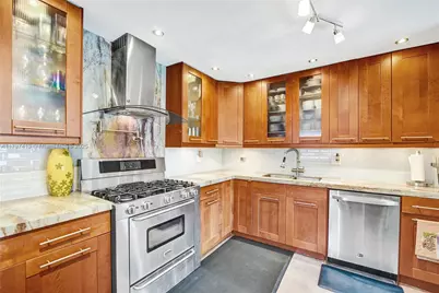 2213 NE 17th Ave, Wilton Manors, FL 33305 - Photo 9