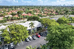 933 NE 199th St, Miami, FL 33179 - Photo 29