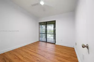 933 NE 199th St, Miami, FL 33179 - Photo 17